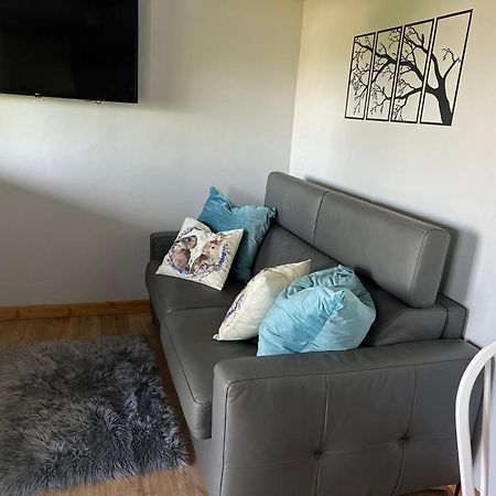 Kabin In The Woods Llandybie Экстерьер фото