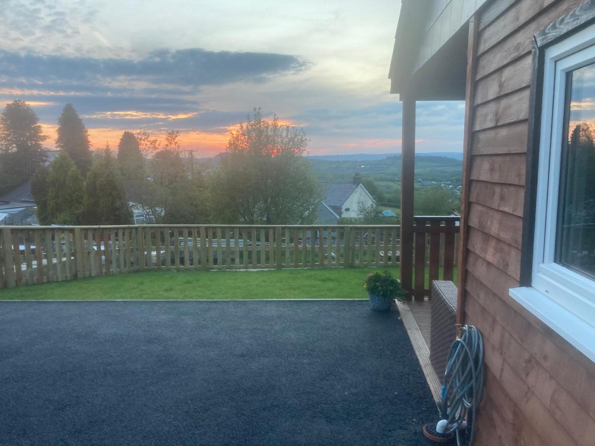 Kabin In The Woods Llandybie Экстерьер фото