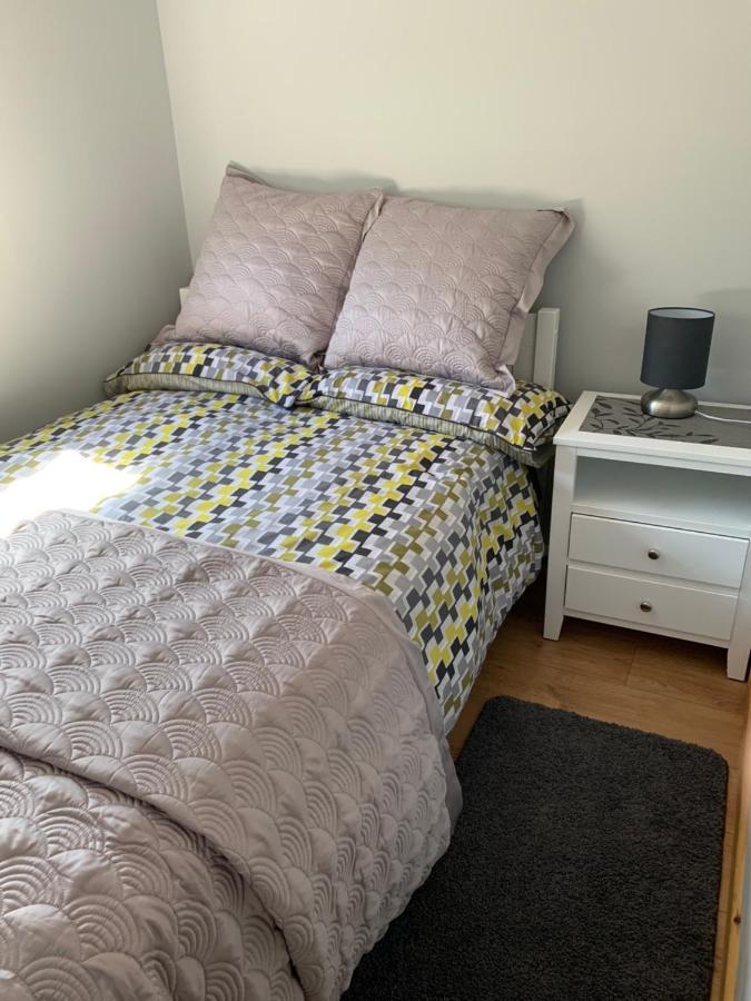 Kabin In The Woods Llandybie Экстерьер фото