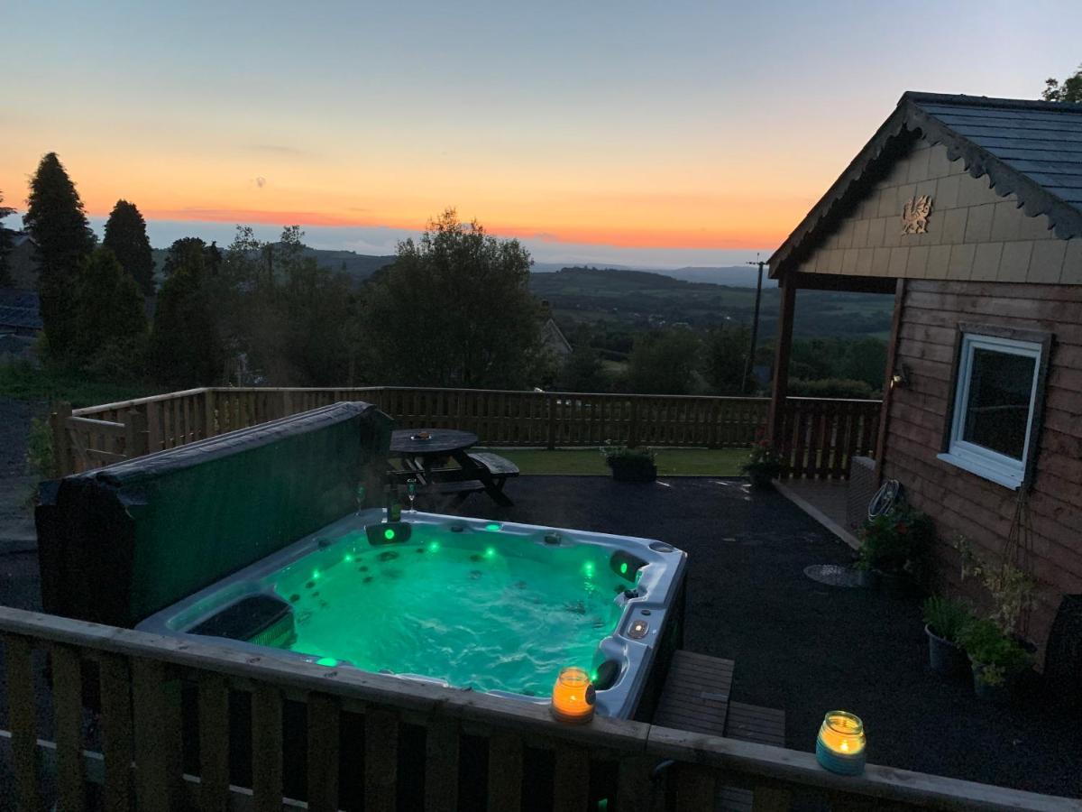 Kabin In The Woods Llandybie Экстерьер фото