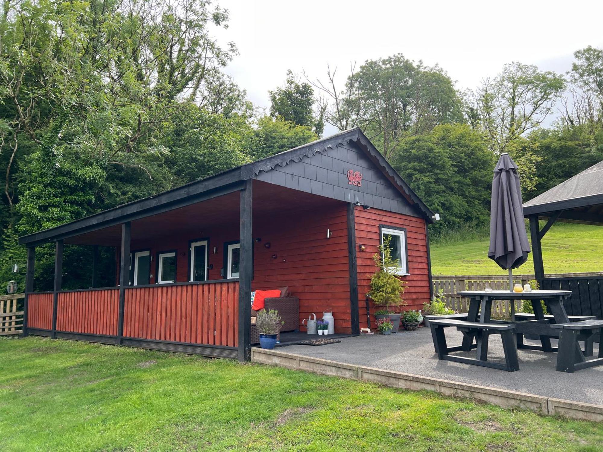 Kabin In The Woods Llandybie Экстерьер фото